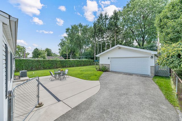56 Birch Trail, Wheeling, IL 60090