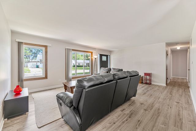 56 Birch Trail, Wheeling, IL 60090
