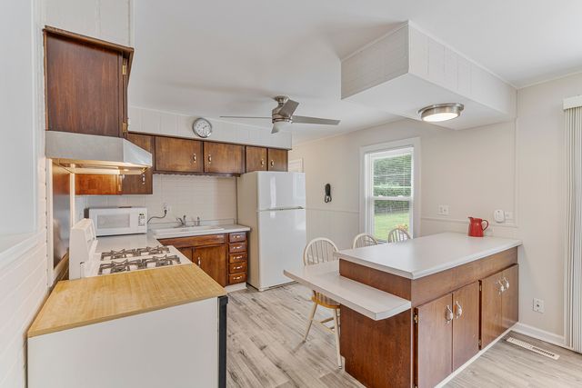 56 Birch Trail, Wheeling, IL 60090