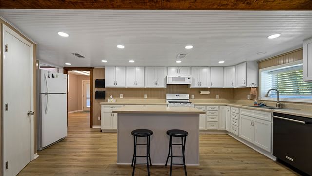 15383 CR 236, Oakwood, TX 75855
