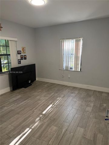 1140 Wren Ave, Miami Springs, FL 33166