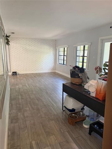 1140 Wren Ave, Miami Springs, FL 33166
