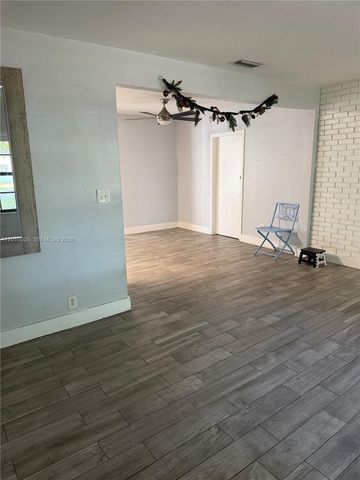 1140 Wren Ave, Miami Springs, FL 33166