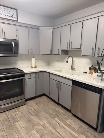 1140 Wren Ave, Miami Springs, FL 33166