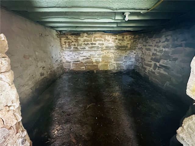 202 S Parrott Drive, Huntsville, AR 72740