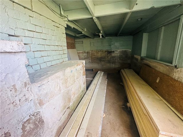 202 S Parrott Drive, Huntsville, AR 72740