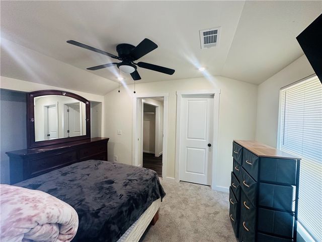 202 S Parrott Drive, Huntsville, AR 72740