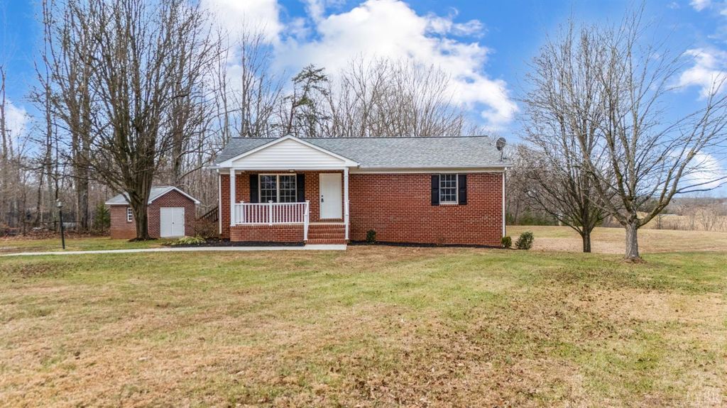 2365 Police Tower Road, Appomattox, VA 24522