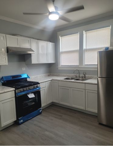 3516 N Neenah Avenue, Chicago, IL 60634