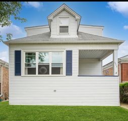 3516 N Neenah Avenue, Chicago, IL 60634