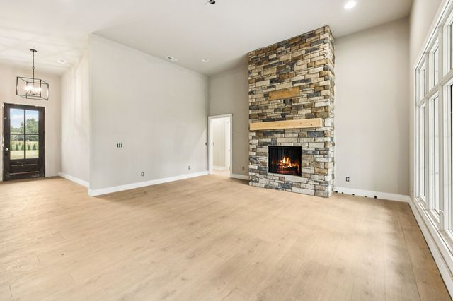 375 Chestnut Oak Avenue, Smithville, TN 37166