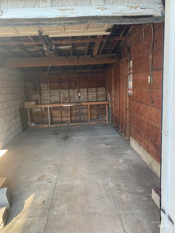 336 2nd Ave N, Twin Falls, ID 83301