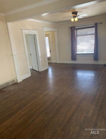 336 2nd Ave N, Twin Falls, ID 83301