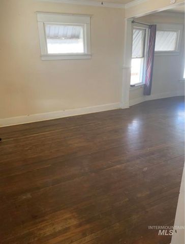 336 2nd Ave N, Twin Falls, ID 83301