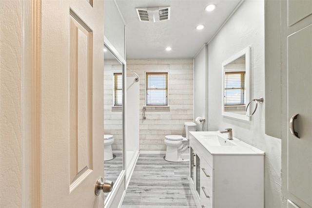 2022 Normandy Drive, Irving, TX 75060