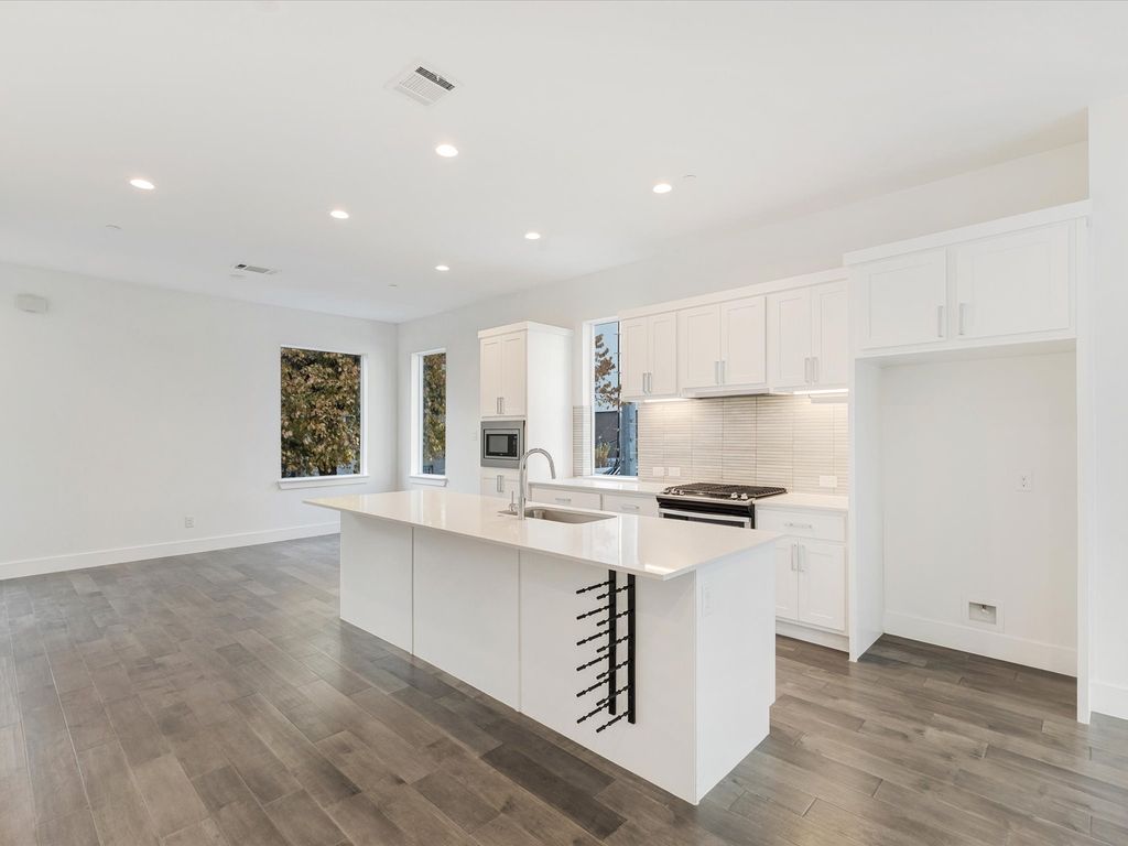 1771 McCoy Street 305, Dallas, TX 75204