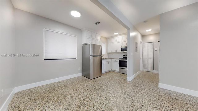 101 W 11th Street 4, Hialeah, FL 33010