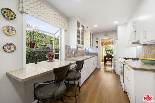 16620 Hamlin Street, Lake Balboa, CA 91406