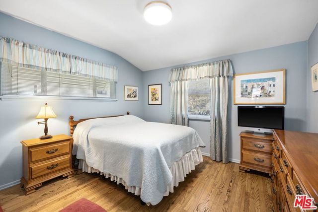 16620 Hamlin Street, Lake Balboa, CA 91406