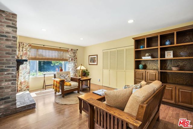 16620 Hamlin Street, Lake Balboa, CA 91406