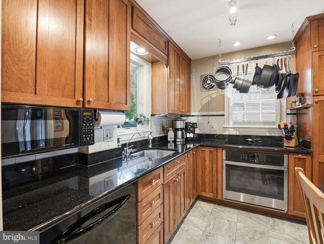 1812 N HANCOCK ST, Arlington, VA 22201