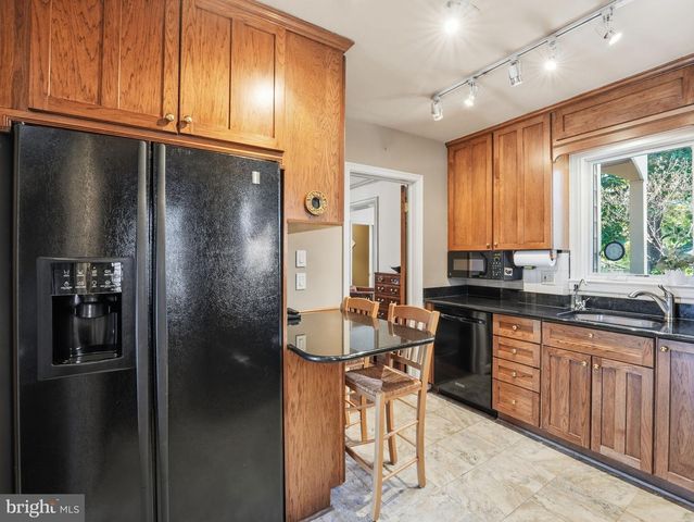 1812 N HANCOCK ST, Arlington, VA 22201