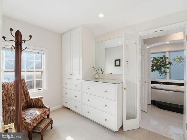 1812 N HANCOCK ST, Arlington, VA 22201