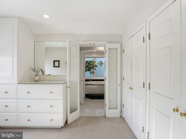 1812 N HANCOCK ST, Arlington, VA 22201