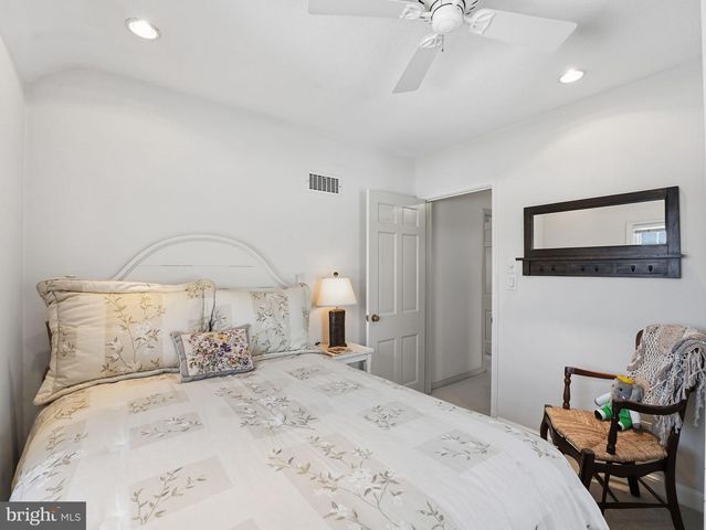 1812 N HANCOCK ST, Arlington, VA 22201