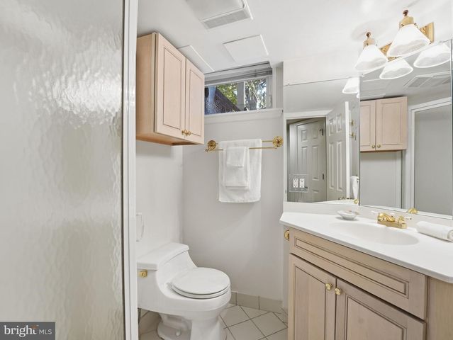 1812 N HANCOCK ST, Arlington, VA 22201