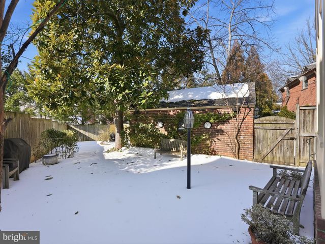 1812 N HANCOCK ST, Arlington, VA 22201