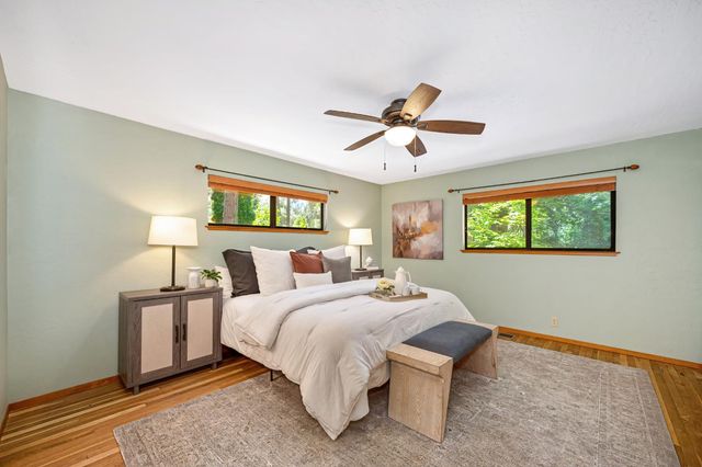10650 Pine Hill Dr, Grass Valley, CA 95945