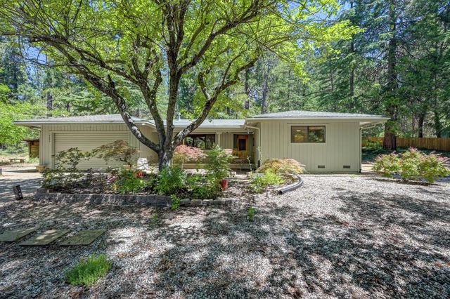 10650 Pine Hill Dr, Grass Valley, CA 95945