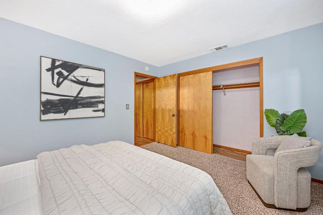 10650 Pine Hill Dr, Grass Valley, CA 95945