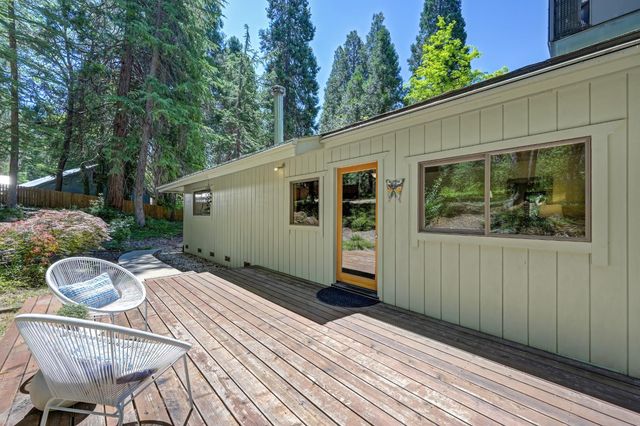10650 Pine Hill Dr, Grass Valley, CA 95945