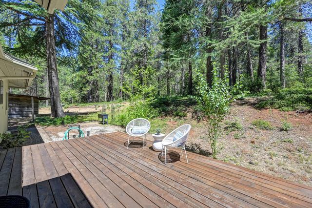 10650 Pine Hill Dr, Grass Valley, CA 95945