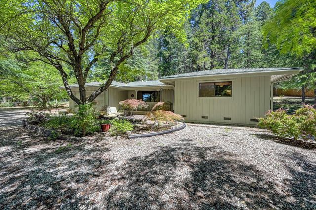 10650 Pine Hill Dr, Grass Valley, CA 95945