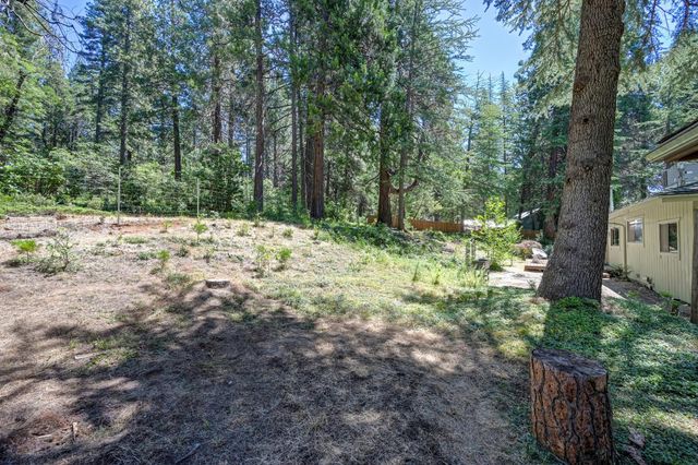 10650 Pine Hill Dr, Grass Valley, CA 95945
