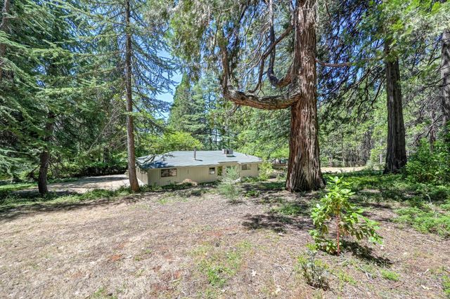 10650 Pine Hill Dr, Grass Valley, CA 95945