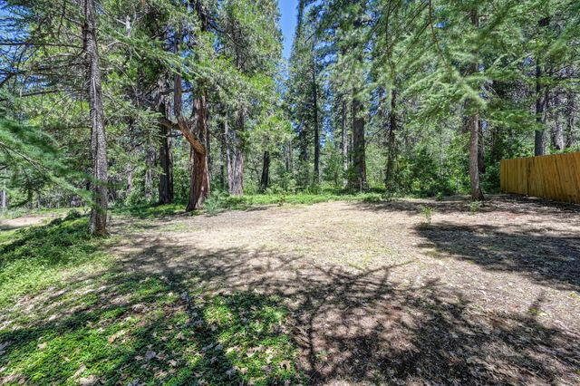 10650 Pine Hill Dr, Grass Valley, CA 95945