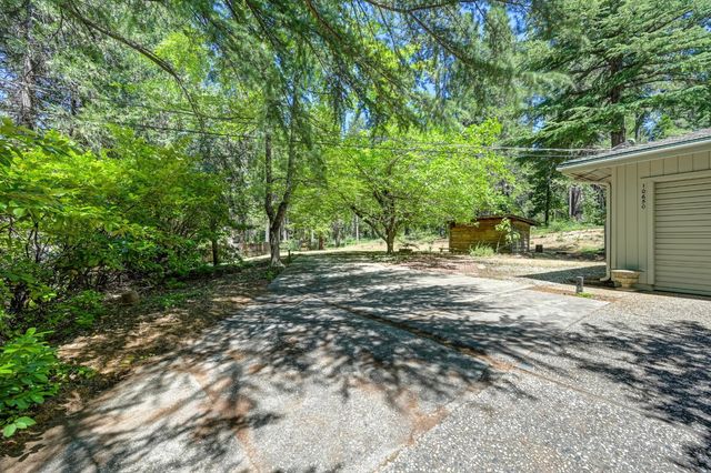 10650 Pine Hill Dr, Grass Valley, CA 95945