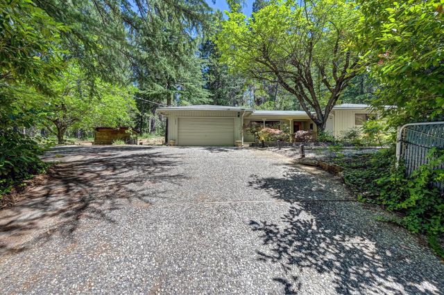 10650 Pine Hill Dr, Grass Valley, CA 95945