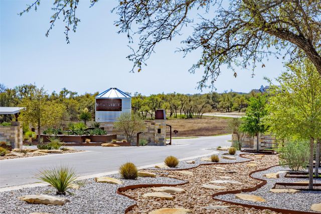 30 Mesa Ranch RD, Dripping Springs, TX 78620