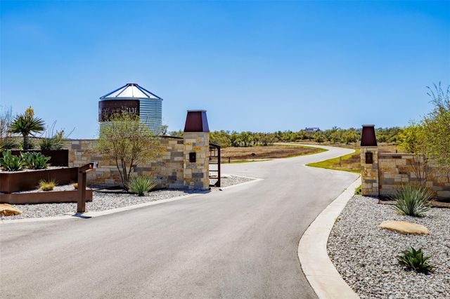 30 Mesa Ranch RD, Dripping Springs, TX 78620