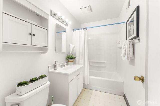 8725 121st Street SW, Lakewood, WA 98498