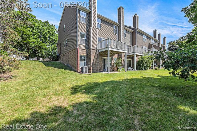 239 Fieldcrest Street, Ann Arbor, MI 48103