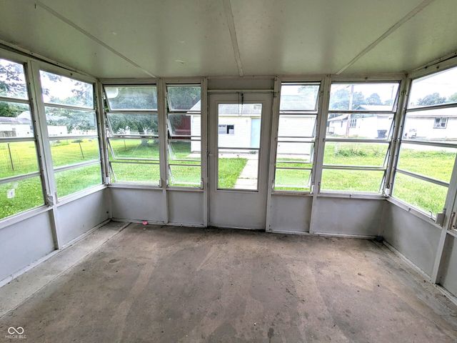 6733 S Cross Street, Pendleton, IN 46064