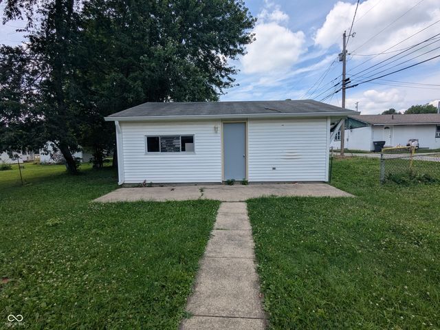 6733 S Cross Street, Pendleton, IN 46064