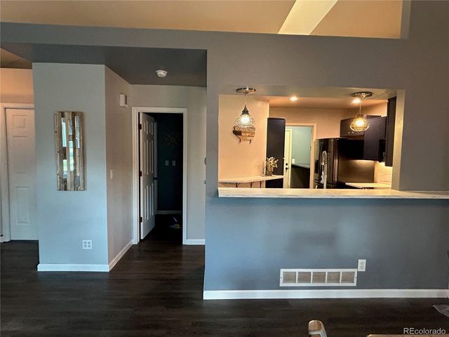 2125 S Troy Way, Aurora, CO 80014