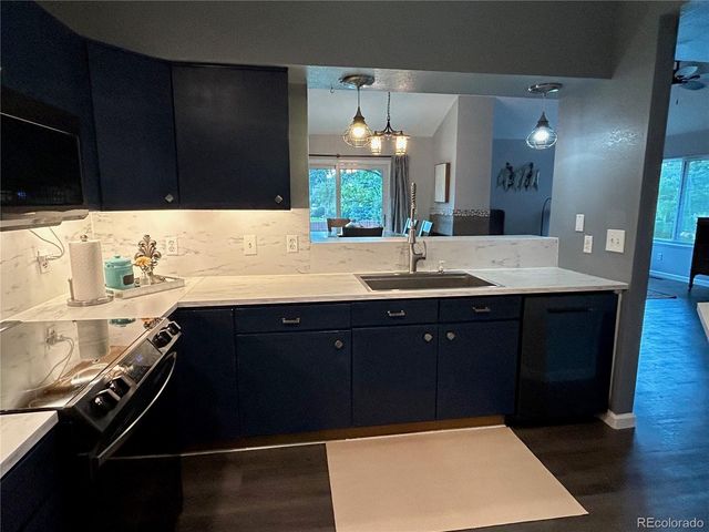 2125 S Troy Way, Aurora, CO 80014